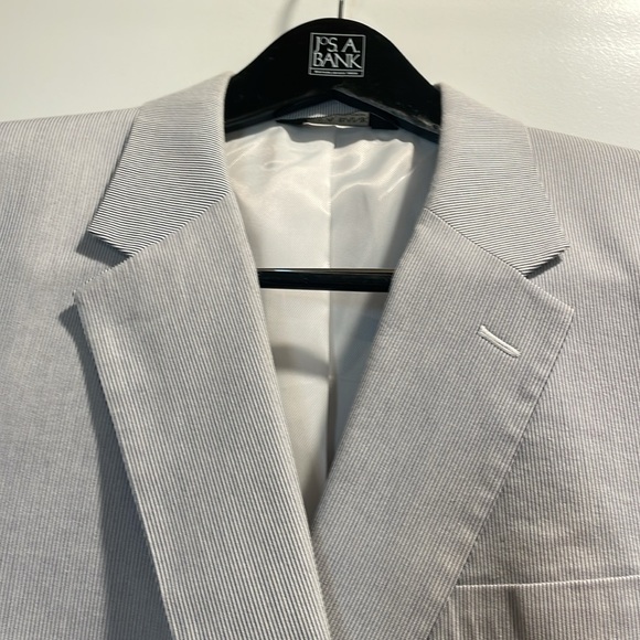 Jos. A. Bank Light Gray and White Stripe Suit Jacket size 48R - Picture 4 of 12